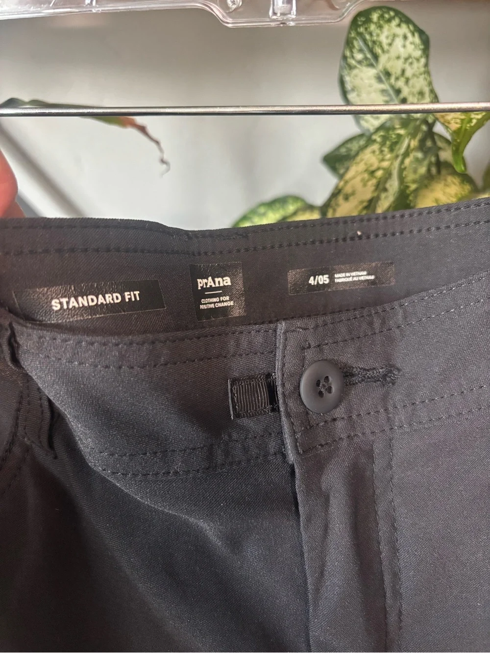 Prana Women's Black Egress Eco Shorts 5" | 4/05 - Picture 4 of 7
